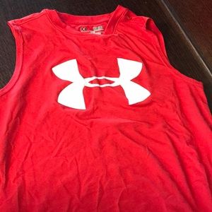 Boys under armour loose fit shirt Size YSM
